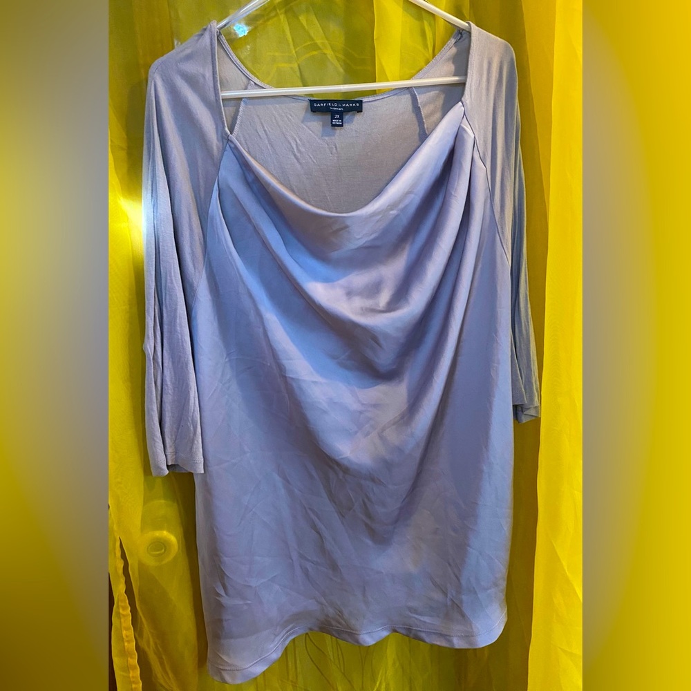 Garfield and Marx 2x light silver/gray 3/4 sleeve blouse.